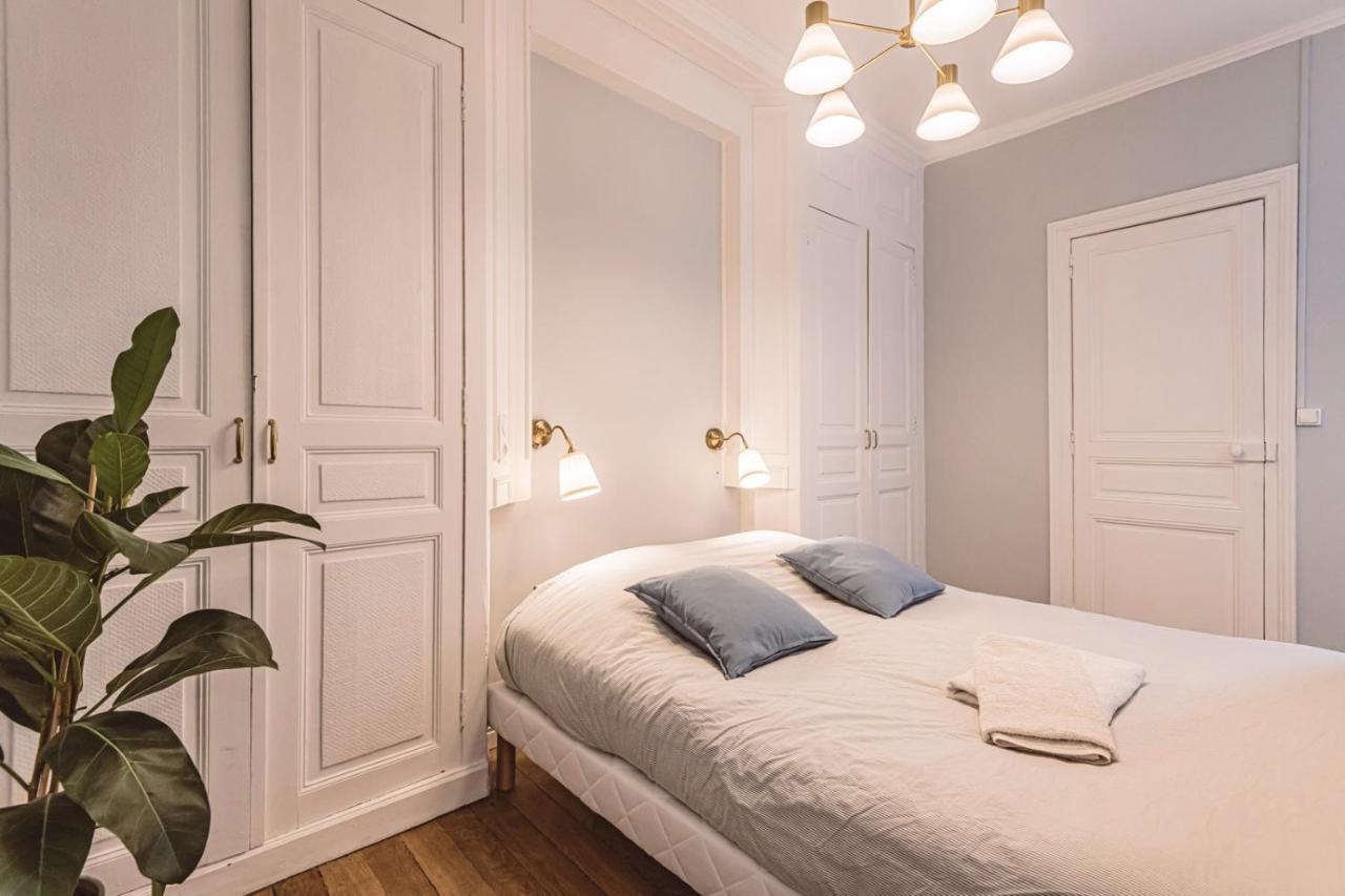 Roi Soleil, Face A La Cathedrale - 2G Apartment Reims Exterior photo