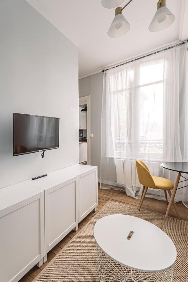 Roi Soleil, Face A La Cathedrale - 2G Apartment Reims Exterior photo